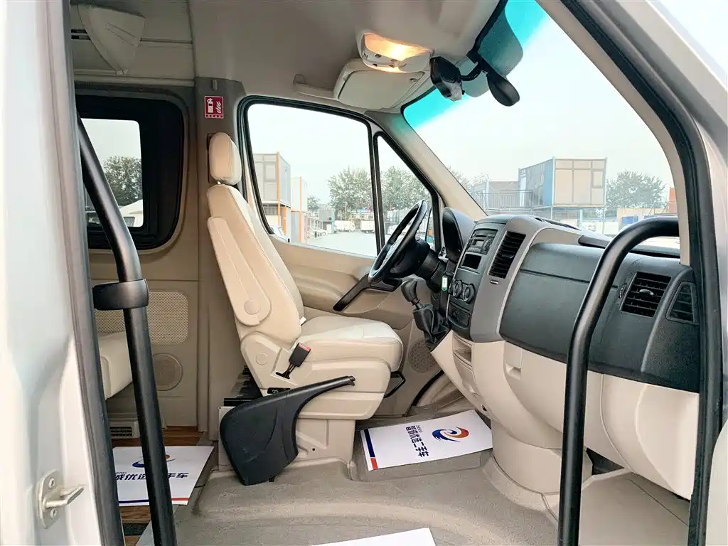 Mercedes-Benz Sprinter - фото 5