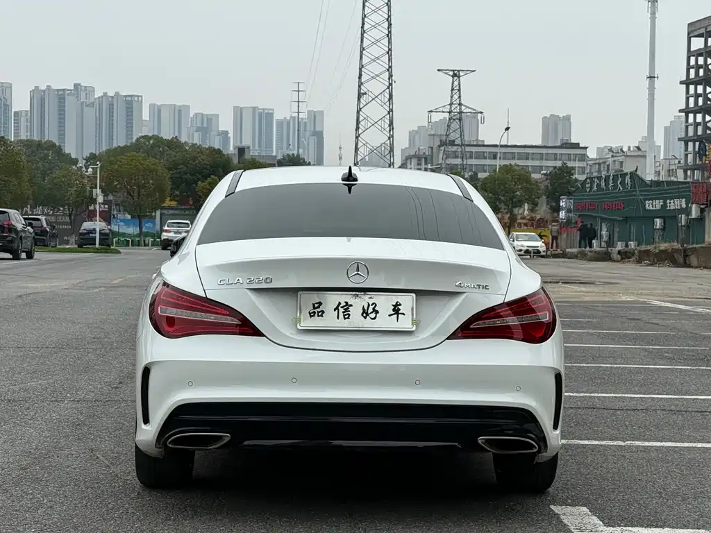 MERCEDES-BENZ CLA
