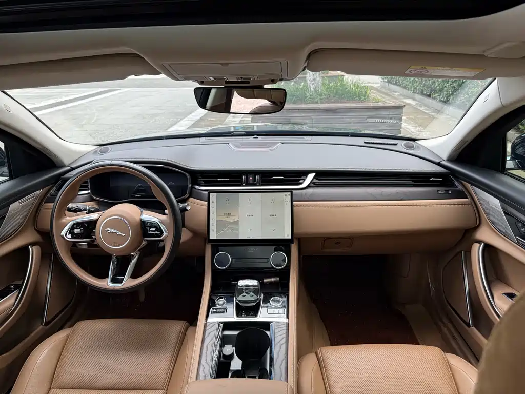 Jaguar XFL — миниатюра 8
