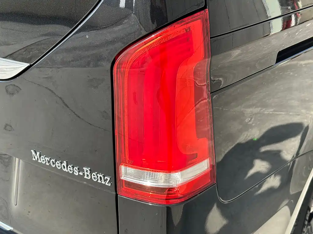 MERCEDES-BENZ V CLASS