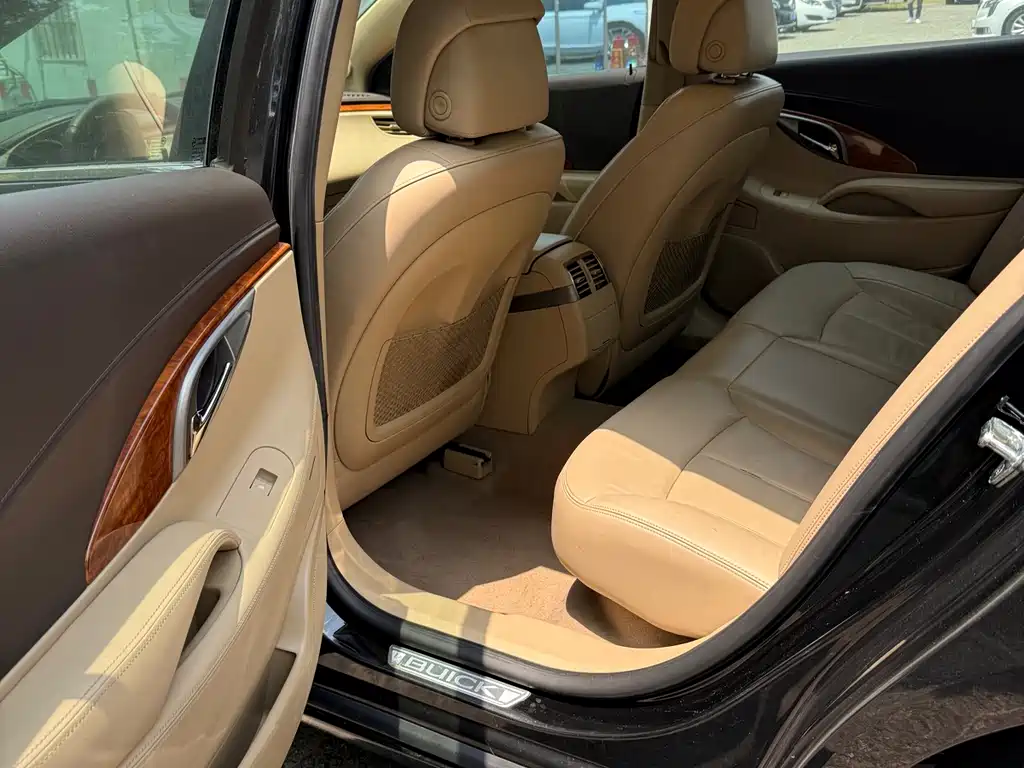 Buick LaCrosse 2012 2.4L SIDI Luxury