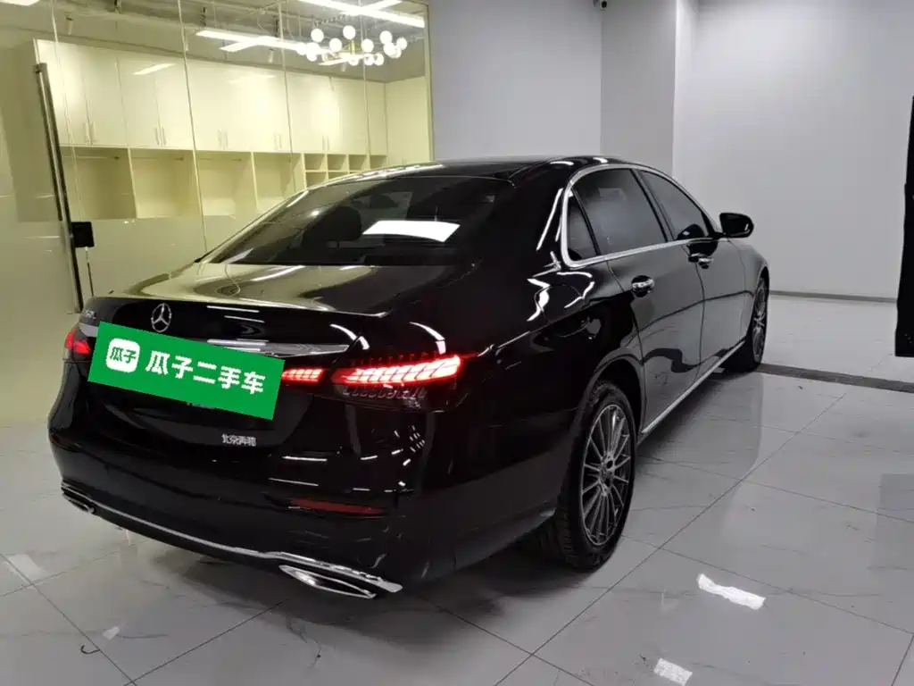 Mercedes-Benz E-Class — миниатюра 7