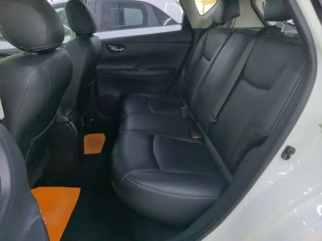 Nissan Tiida — миниатюра 17