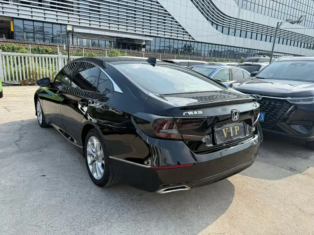 Honda Accord — миниатюра 9