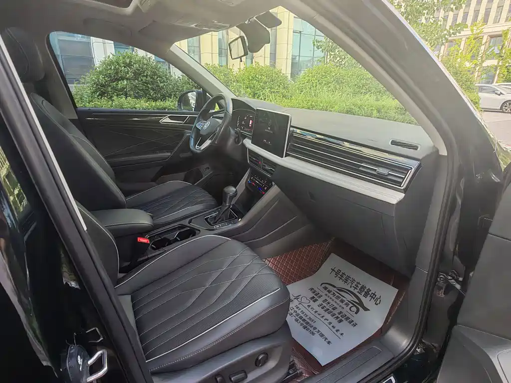 Volkswagen Tiguan L — миниатюра 10