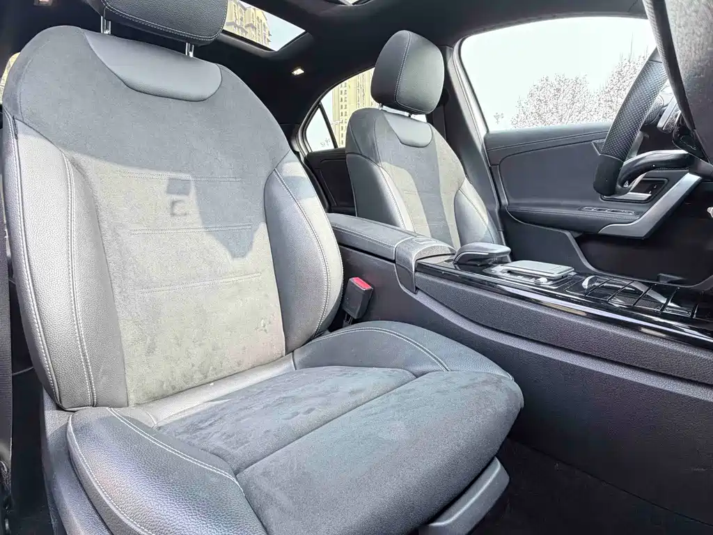 Mercedes-Benz A-Class — миниатюра 7