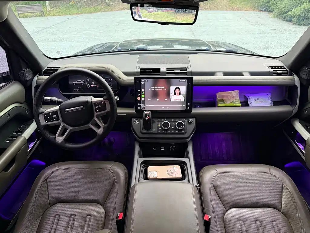 Land Rover Defender — миниатюра 4