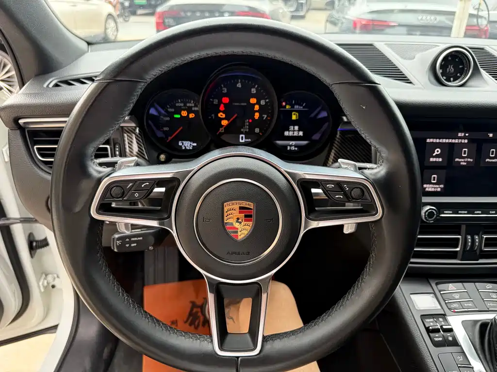 Porsche Macan — миниатюра 15