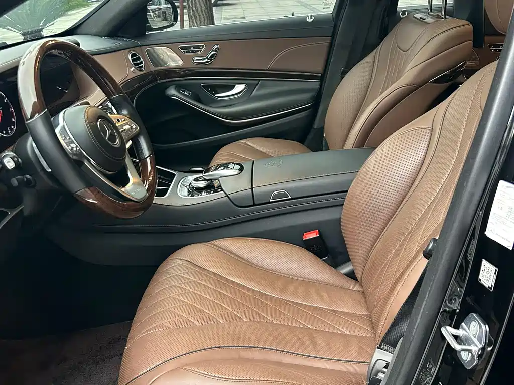 Mercedes-Benz Maybach S-Class S 560 4MATIC, фото 3