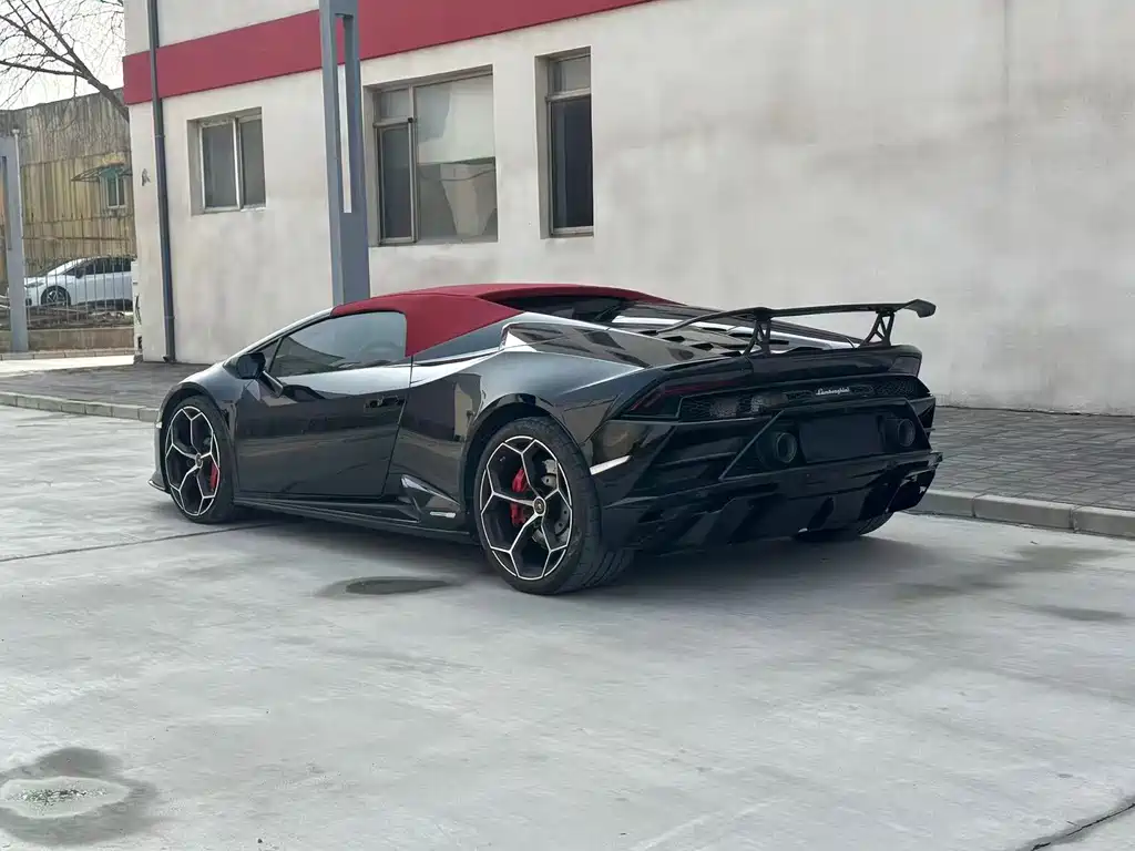 LAMBORGHINI HURACÁN