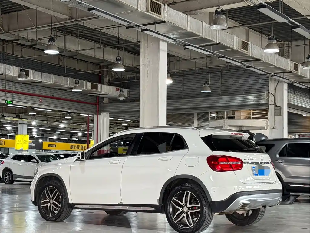 Mercedes-Benz GLA — миниатюра 6