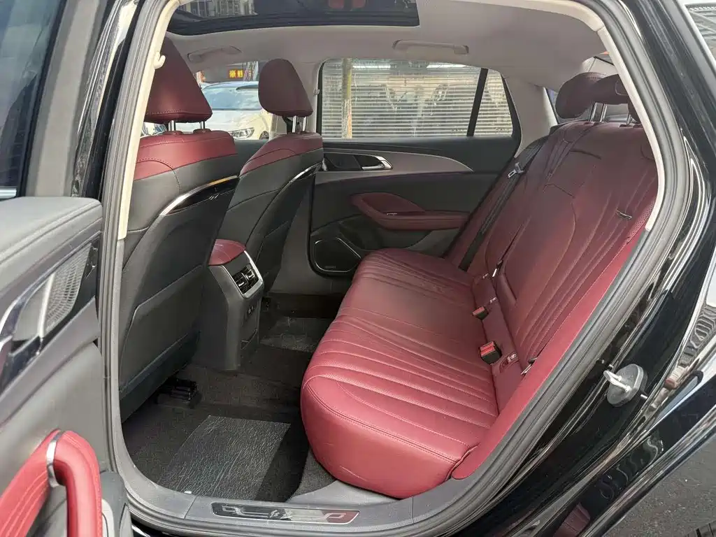Hongqi Hongqi H5 — миниатюра 7