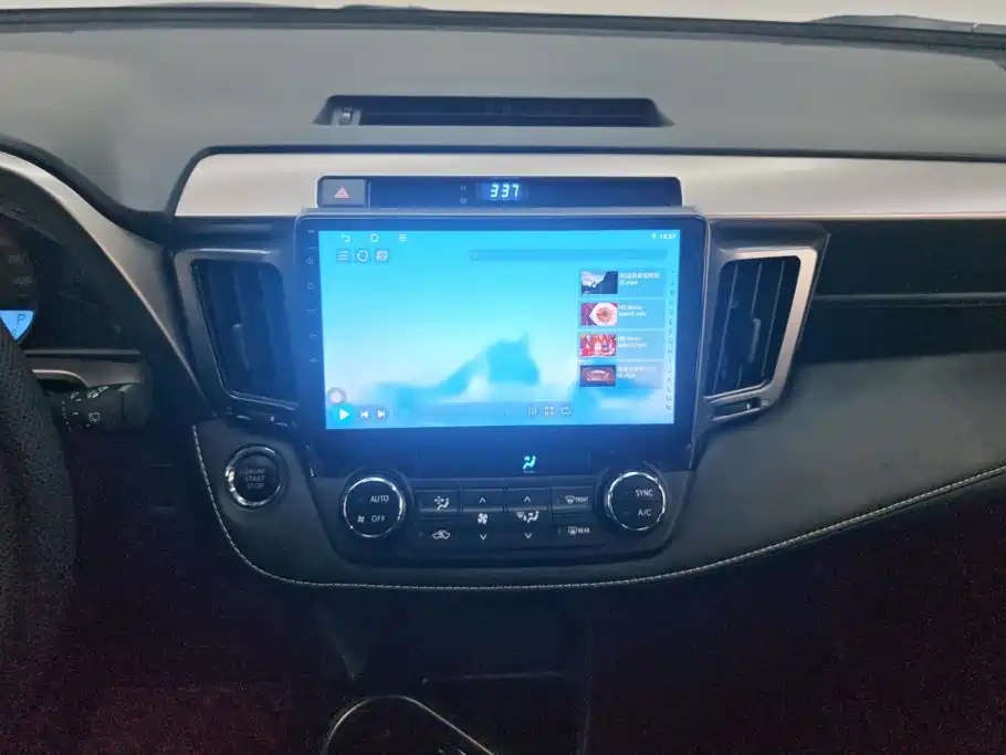 Toyota RAV4 — миниатюра 13