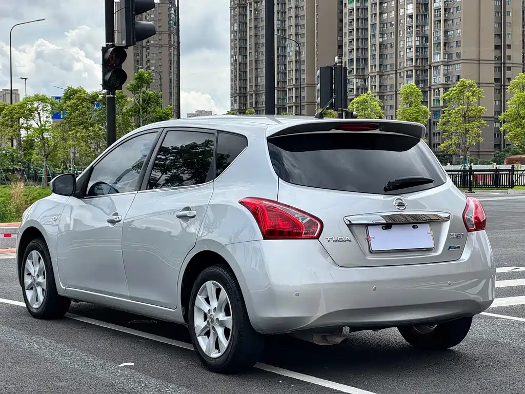 Nissan Tiida — миниатюра 11