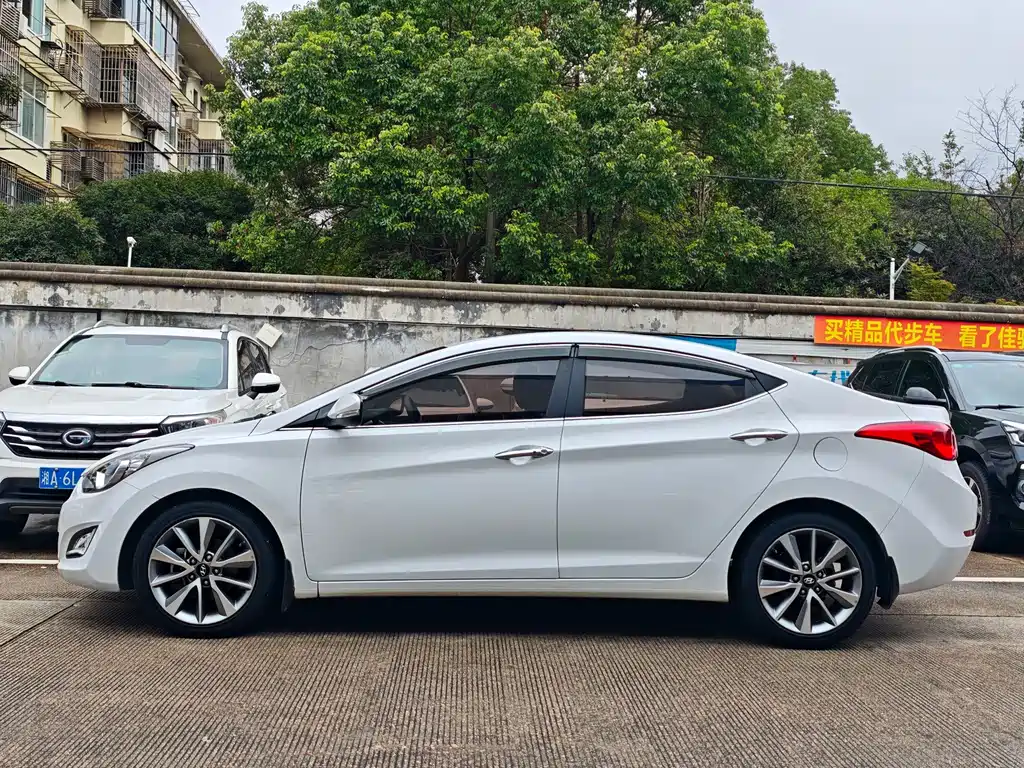 Hyundai Elantra Langdong — миниатюра 3