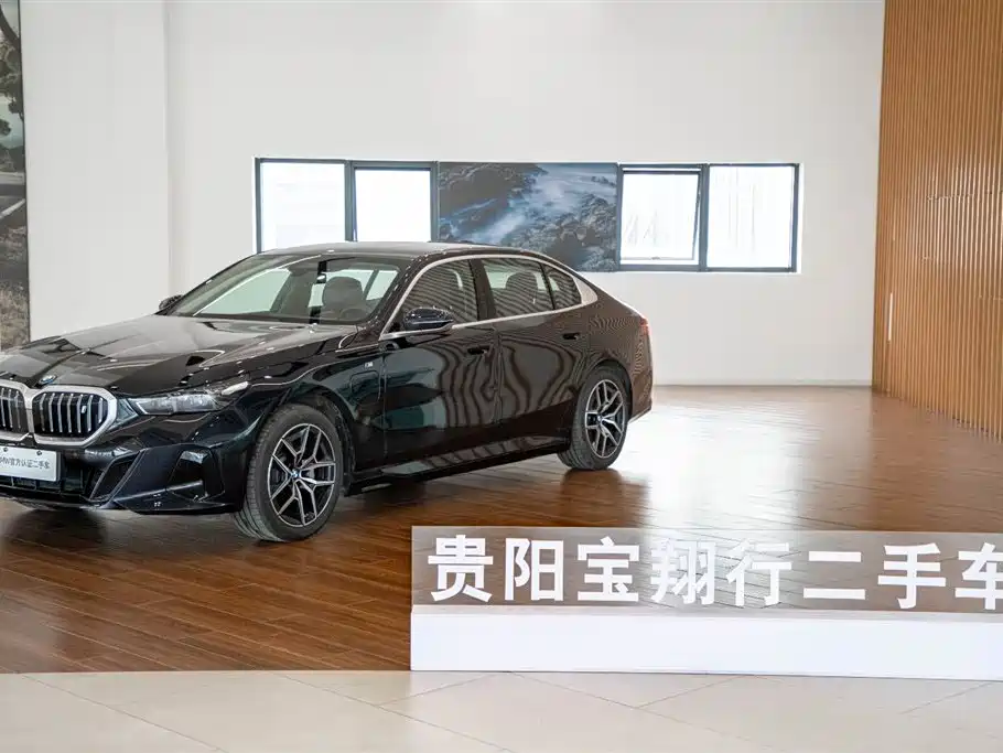 BMW i5