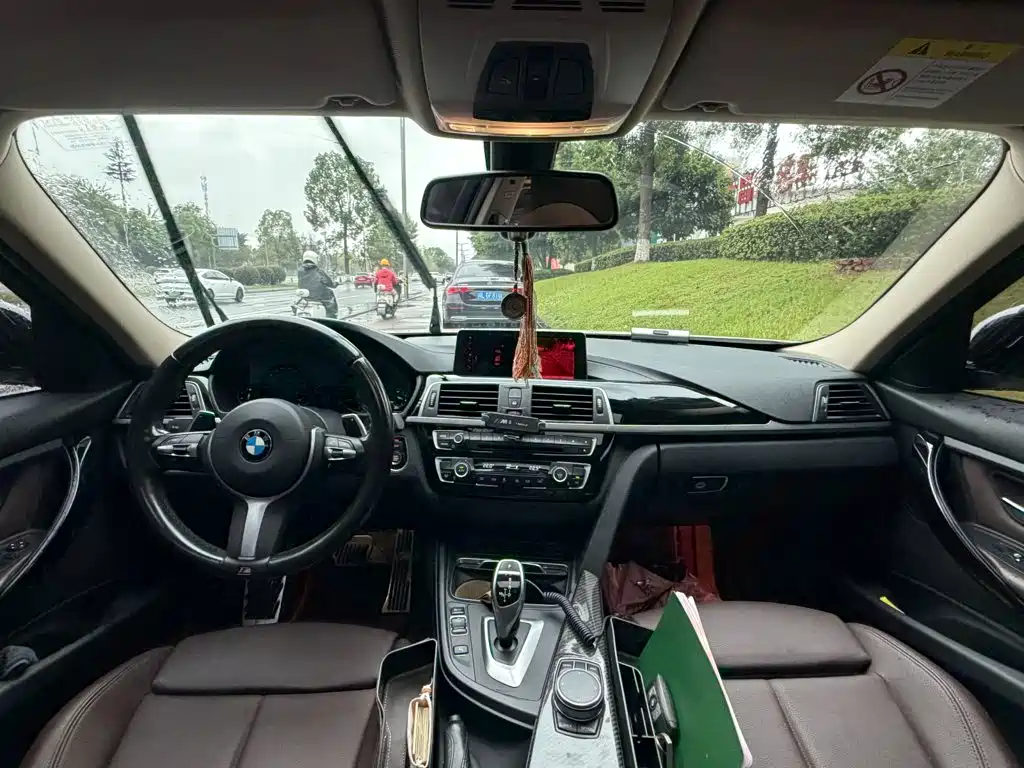BMW 3 Series — миниатюра 13