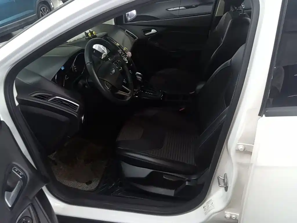 Ford Focus — миниатюра 15