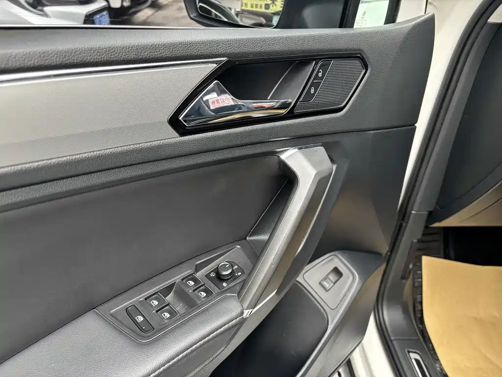 Volkswagen Tiguan L — миниатюра 13