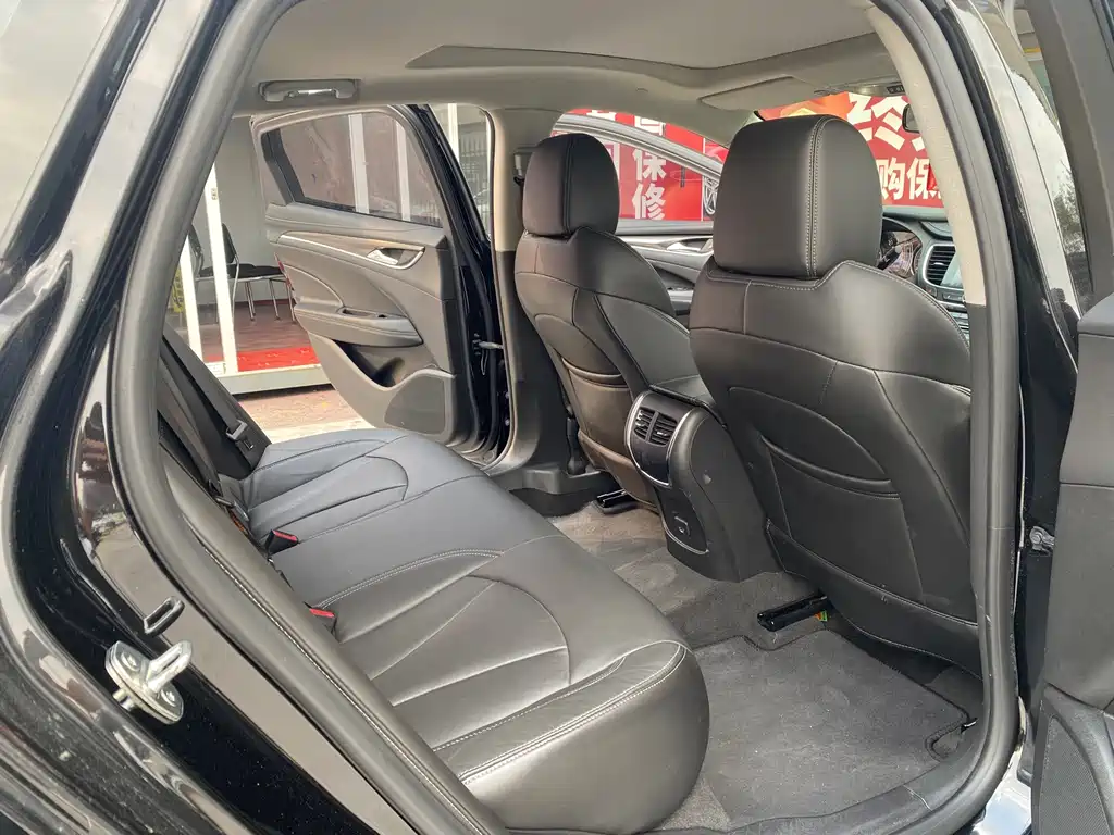 Buick LaCrosse — миниатюра 12