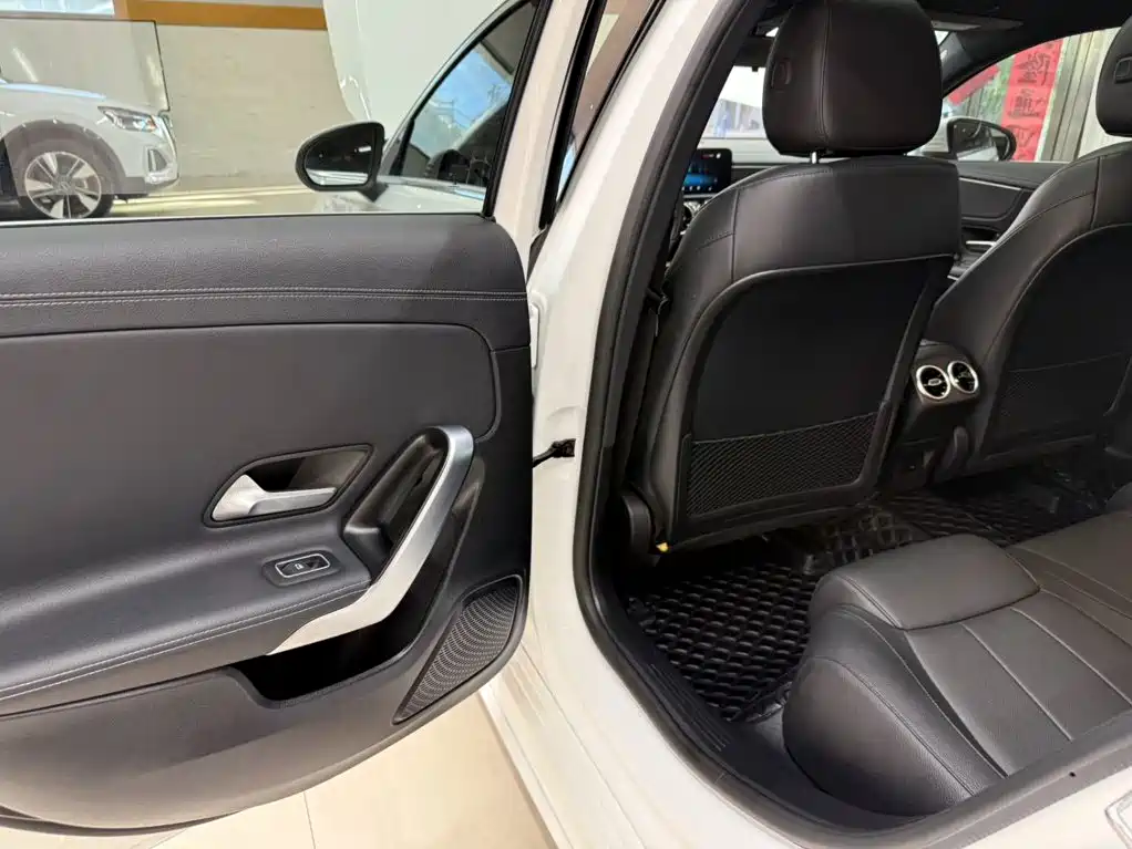 Mercedes-Benz A-Class — миниатюра 17