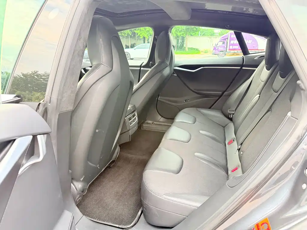 Tesla Model S — миниатюра 6
