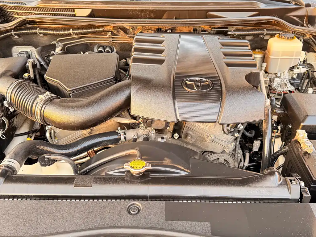 Toyota Land Cruiser 2012 4.0L AT VX