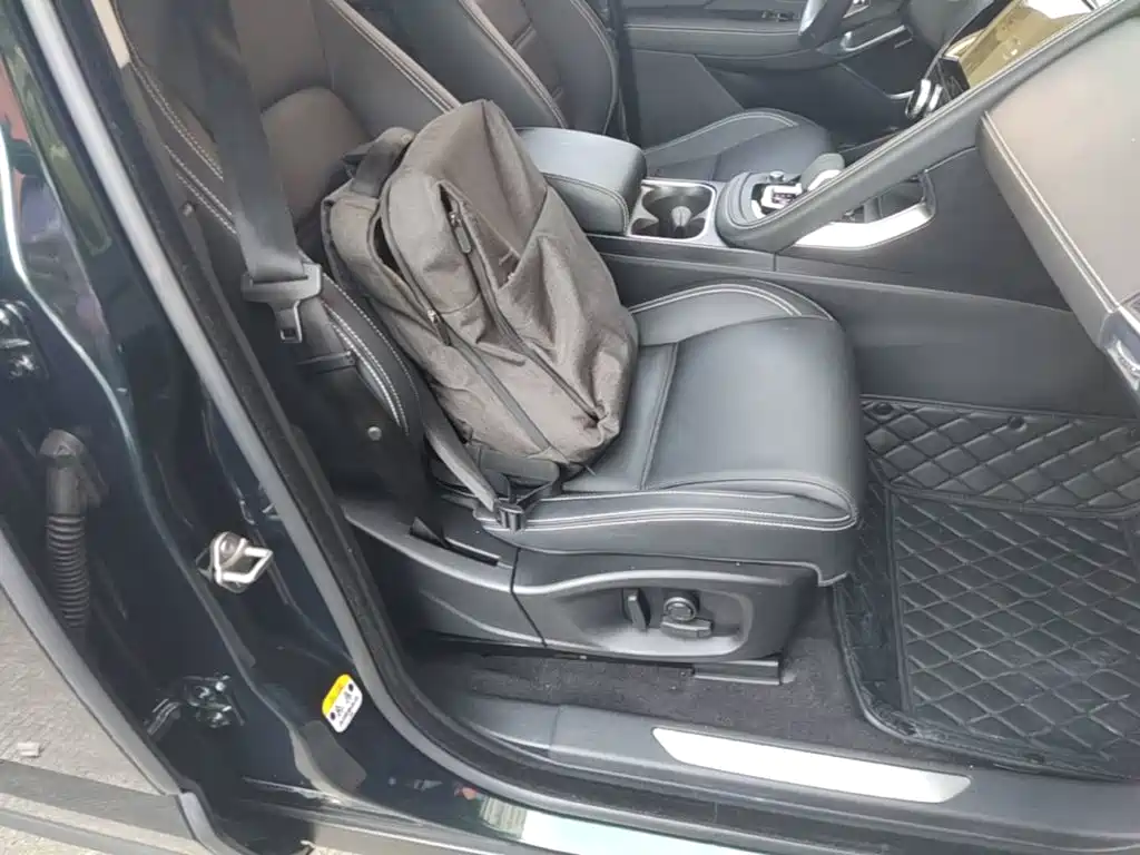 Jaguar E-PACE — миниатюра 25