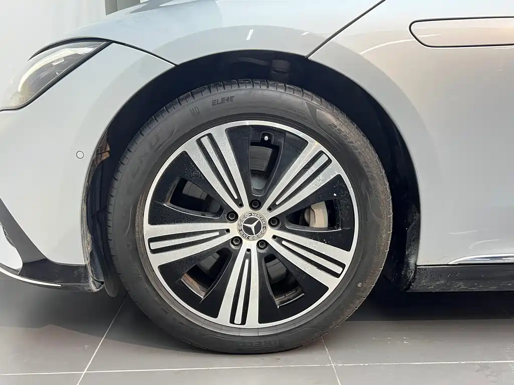 Mercedes-Benz EQE — миниатюра 18
