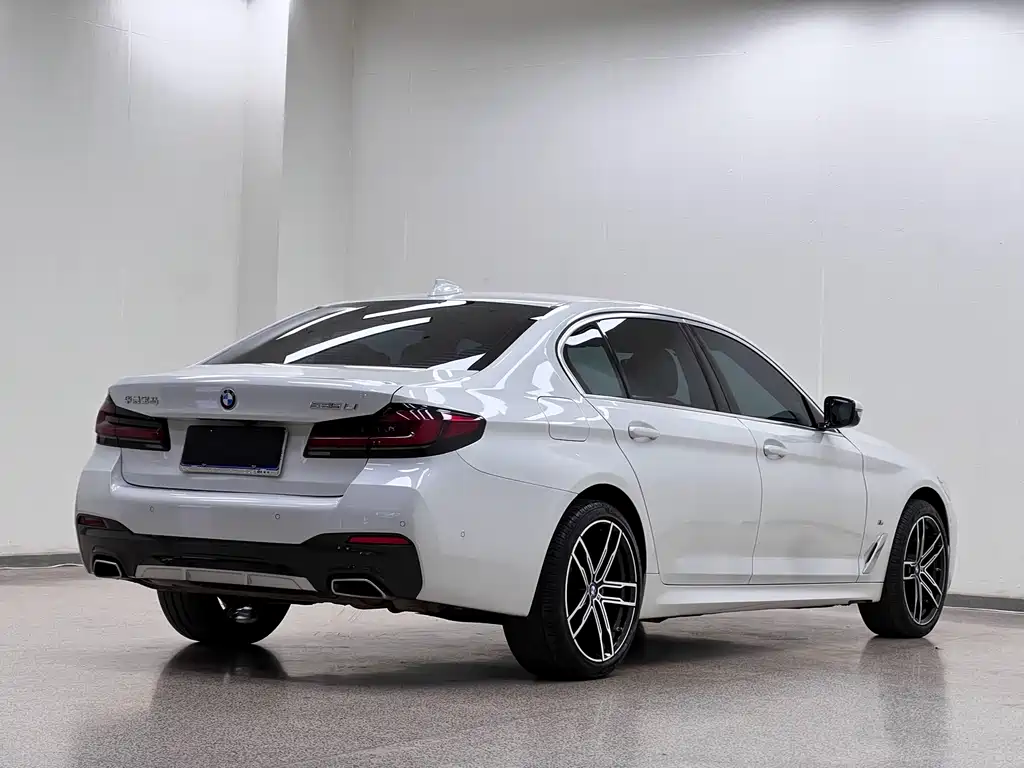 BMW  5 SERIES