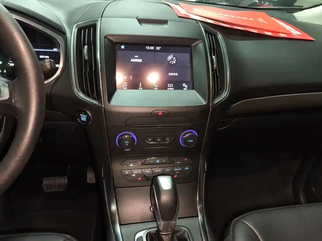Ford Edge — миниатюра 13