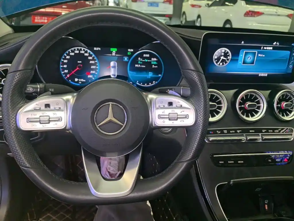 Mercedes-Benz C-Class — миниатюра 11