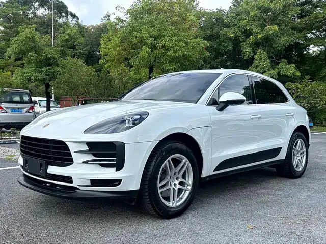 PORSCHE MACAN 2021