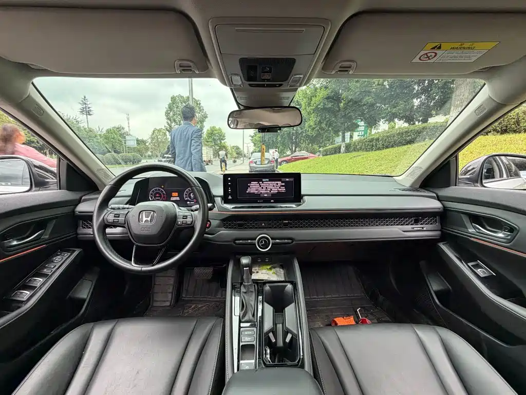 Honda Accord — миниатюра 13