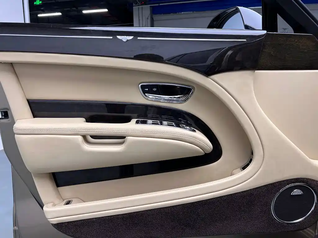 Bentley Mulsanne — миниатюра 6