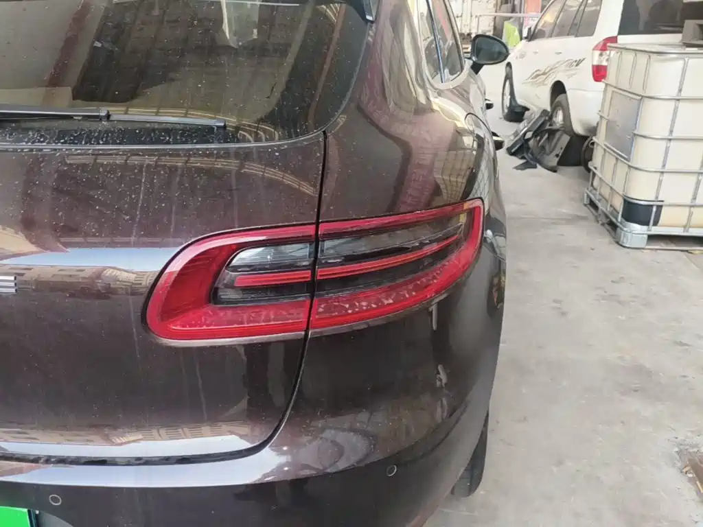 Porsche Macan — миниатюра 8