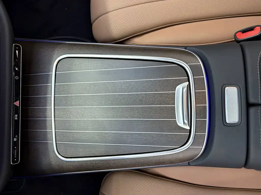 Mercedes-Benz E-Class — миниатюра 24