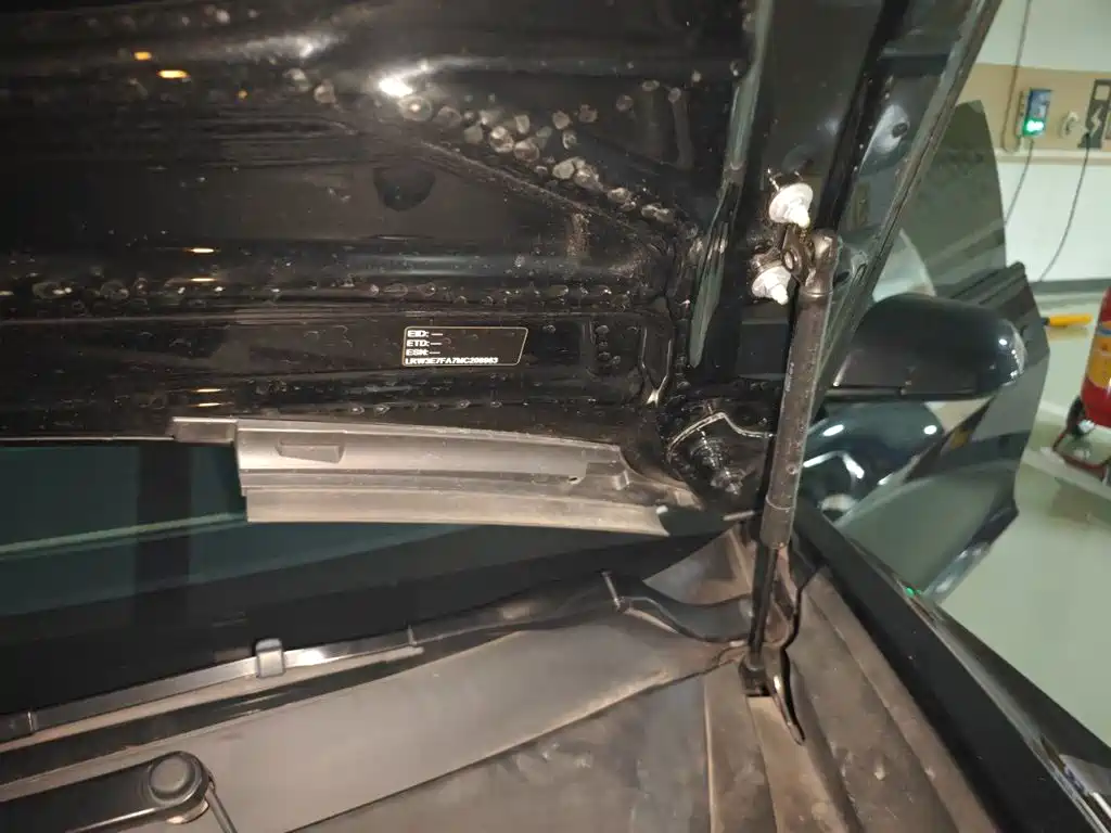 Tesla Model 3 — миниатюра 21