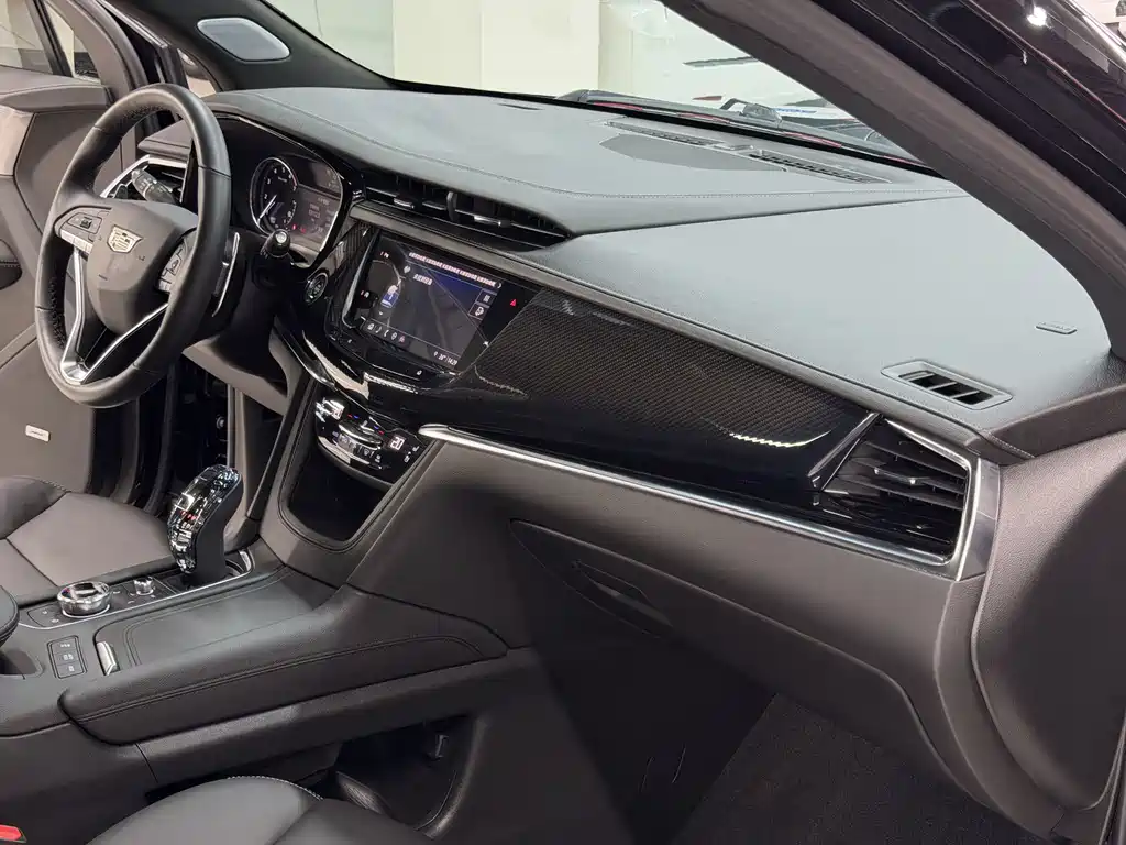 Cadillac XT6 — миниатюра 16