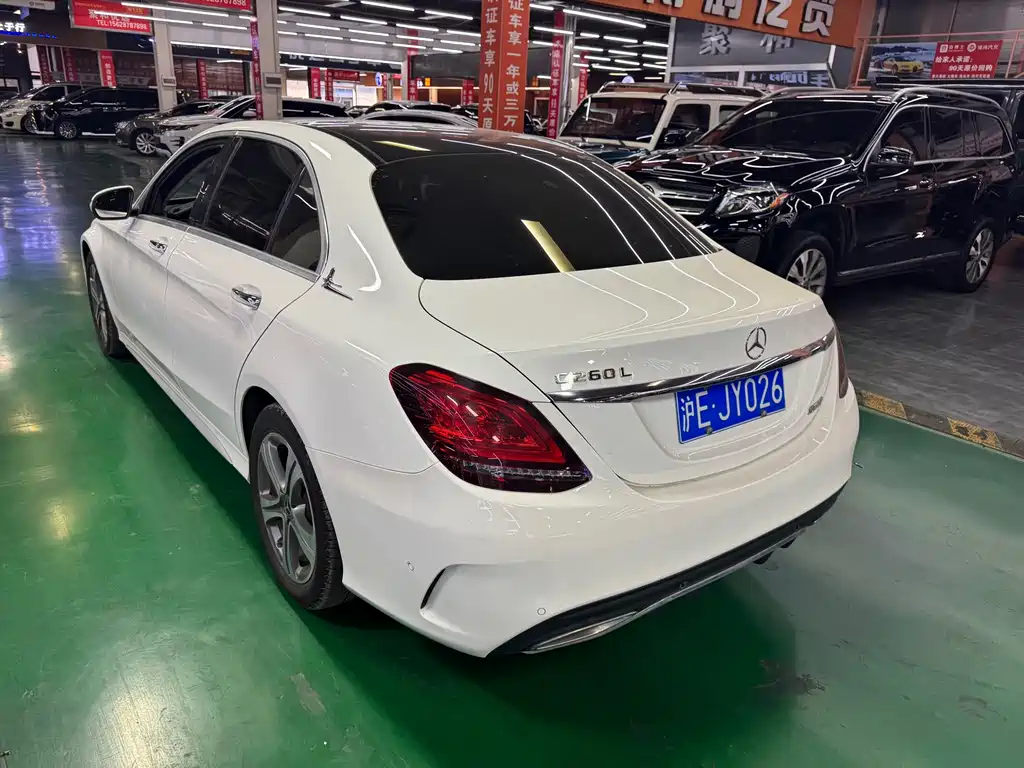 Mercedes-Benz C-Class — миниатюра 6