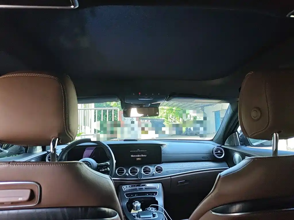 Mercedes-Benz E-Class — миниатюра 9