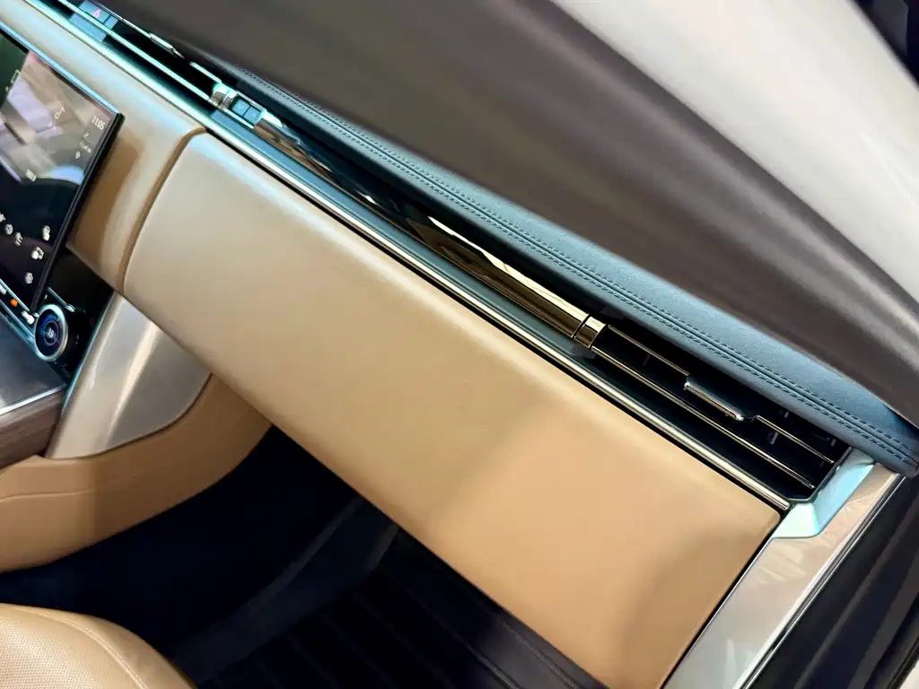 Land Rover Range Rover — миниатюра 18