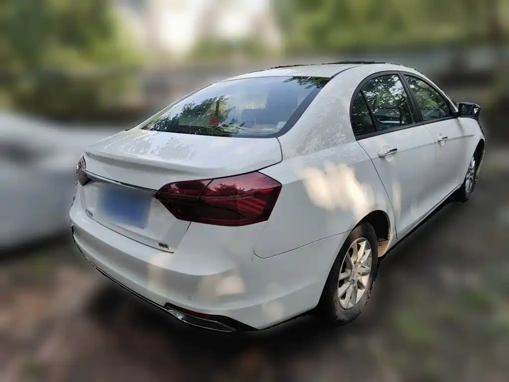 Geely Emgrand — миниатюра 6