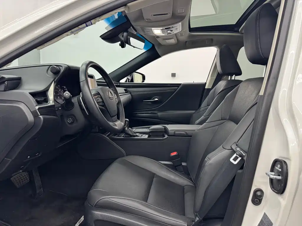Lexus ES — миниатюра 4
