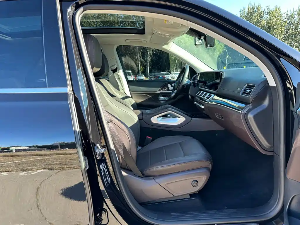 Mercedes-Benz GLE (Import) — миниатюра 16