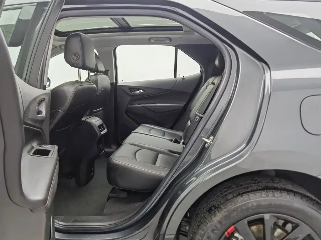 Chevrolet Equinox — миниатюра 15