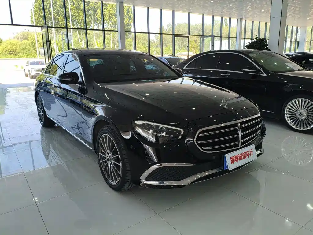 Mercedes-Benz E-Class — миниатюра 3