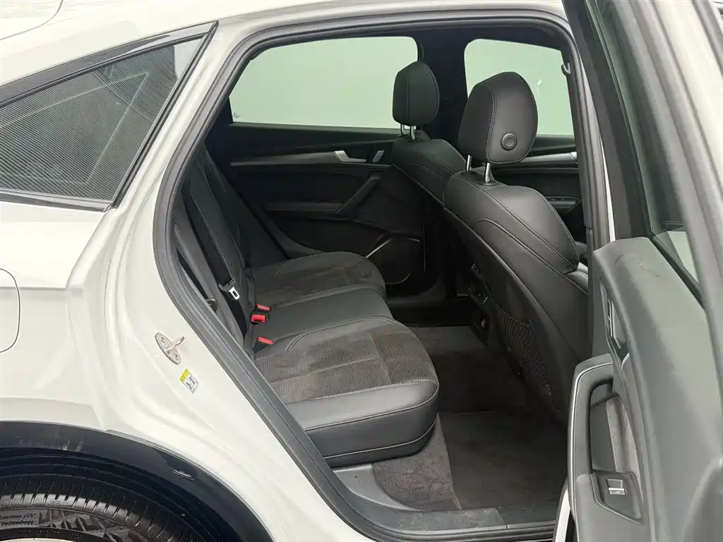 Audi Q5L Sportback — миниатюра 16