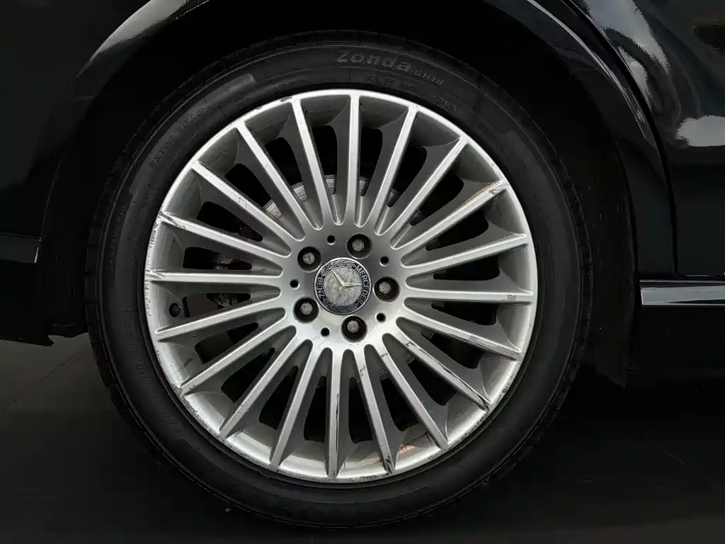 Mercedes-Benz E-Class — миниатюра 6