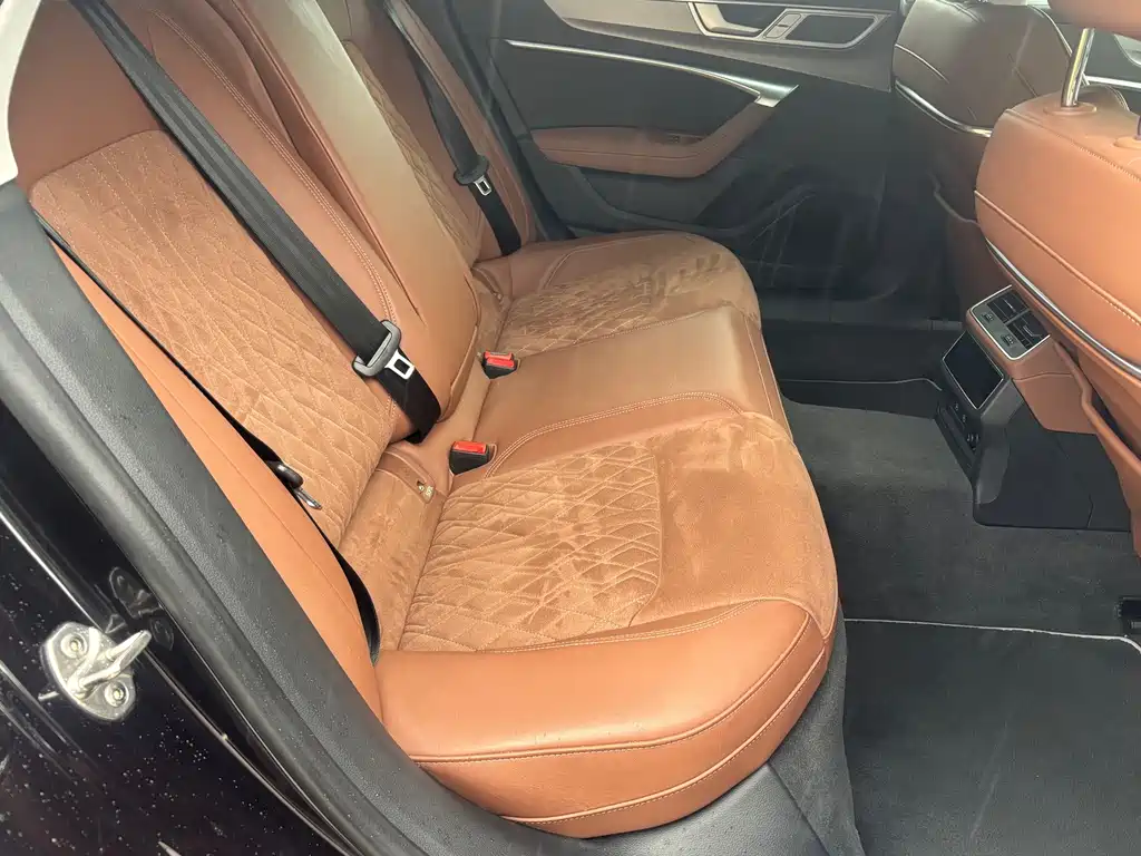 Audi A7L — миниатюра 10